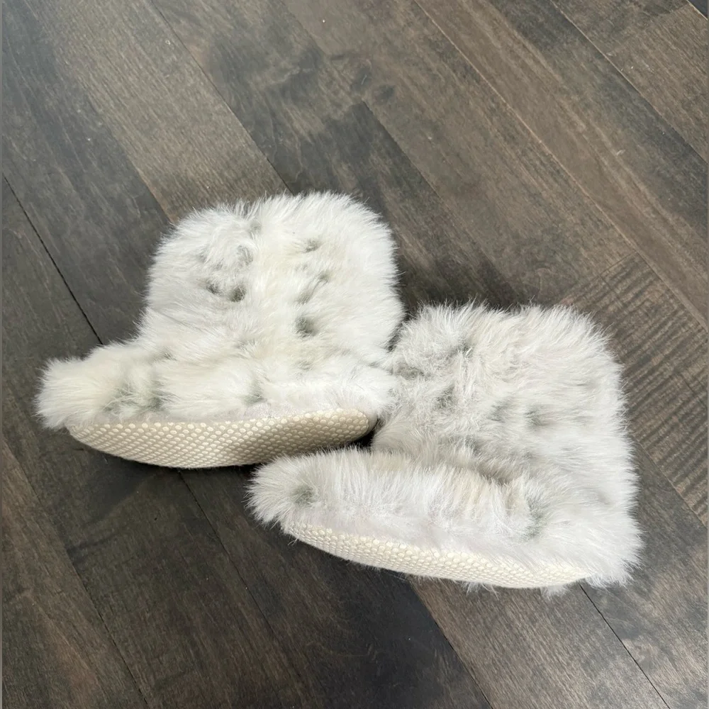 RH Baby luxe fur booties, preowned